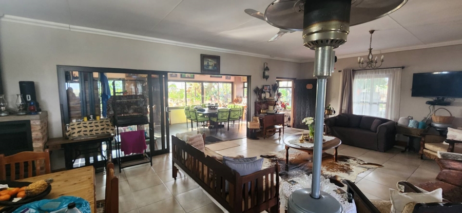 8 Bedroom Property for Sale in Geelhoutboom Western Cape
